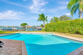 Clearwater Beach Waterfront Modern Villa 4BD 2BIG OPEN LOFT 4BT with Pool Boat Deck Sleep 15